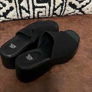 Wild fable black platform sandle
